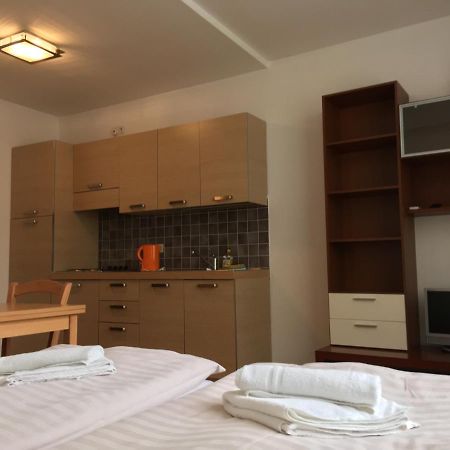 Residence La Familia ปราก ภายนอก รูปภาพ