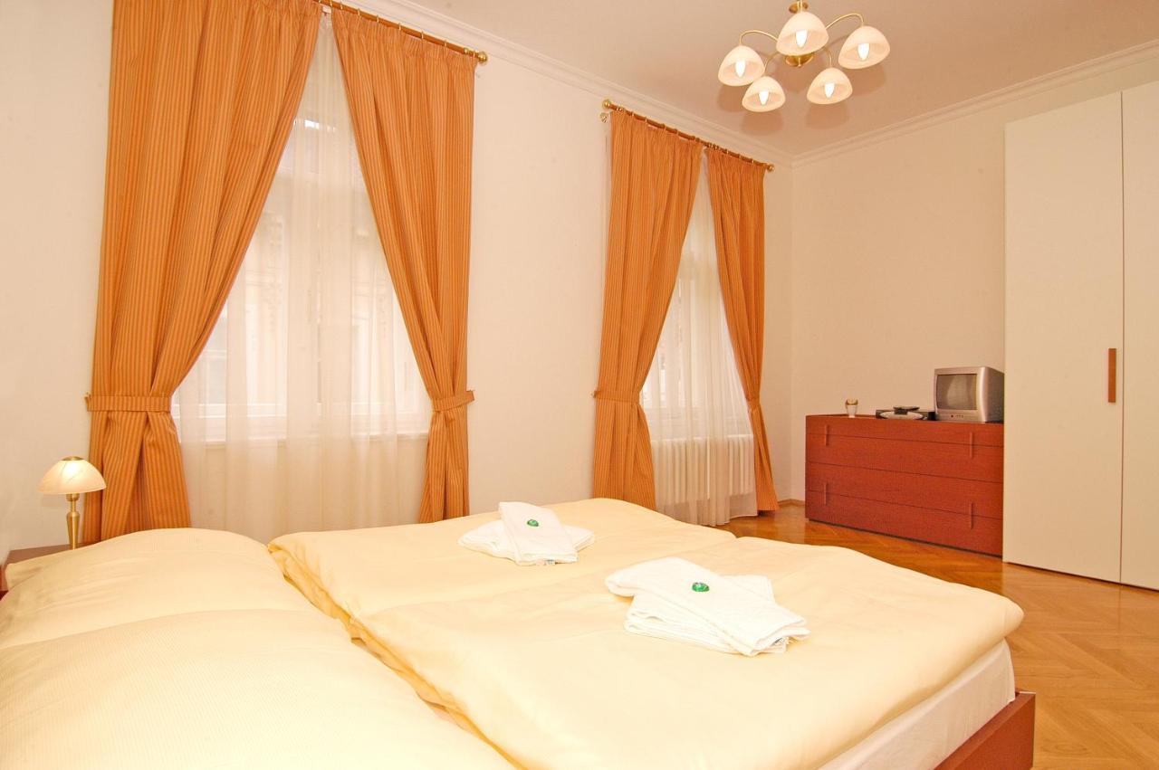 Residence La Familia ปราก ภายนอก รูปภาพ
